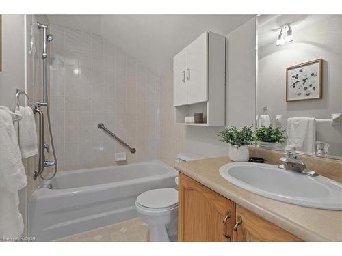 78 Freemont Street, Waterloo, ON - Indoor Photo Showing Bathroom