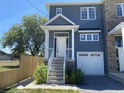 UPPER-18C Merigold Street  St. Catharines, ON L2S 2N3