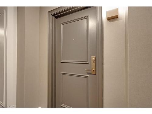 210-399 Elizabeth Street, Burlington, ON - Indoor