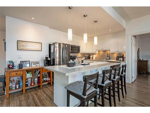 210-399 Elizabeth Street, Burlington, ON - Indoor