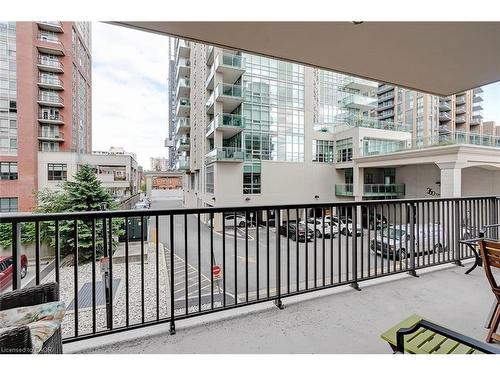 210-399 Elizabeth Street, Burlington, ON - Outdoor