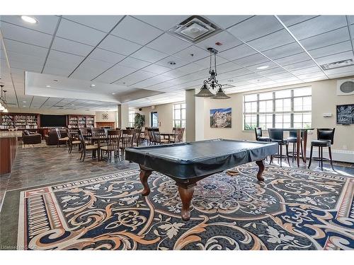 210-399 Elizabeth Street, Burlington, ON - Indoor Photo Showing Other Room