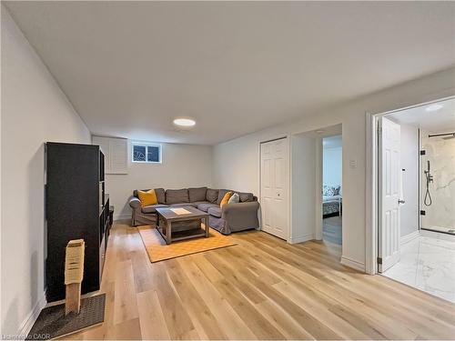 238 Kent Crescent, Burlington, ON - Indoor