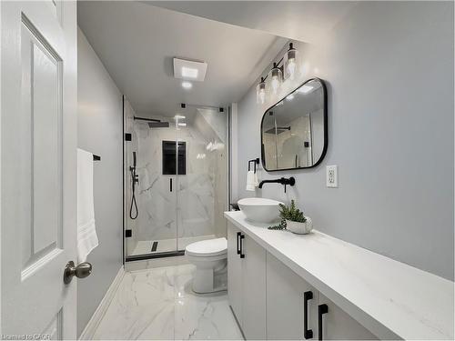 238 Kent Crescent, Burlington, ON - Indoor Photo Showing Bathroom