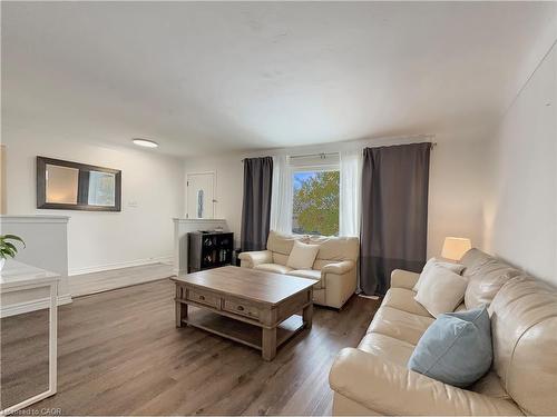 238 Kent Crescent, Burlington, ON - Indoor Photo Showing Living Room
