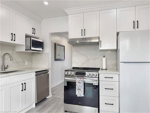 238 Kent Crescent, Burlington, ON - Indoor Photo Showing Kitchen With Upgraded Kitchen