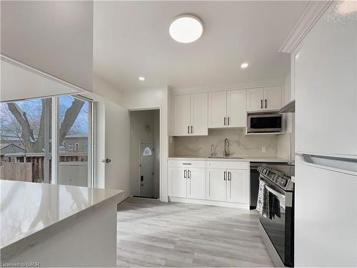 238 Kent Crescent, Burlington, ON - Indoor Photo Showing Kitchen