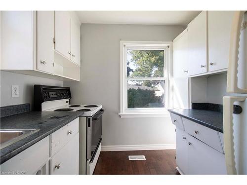 22 Nancy Street, Hamilton, ON - Indoor Photo Showing Kitchen