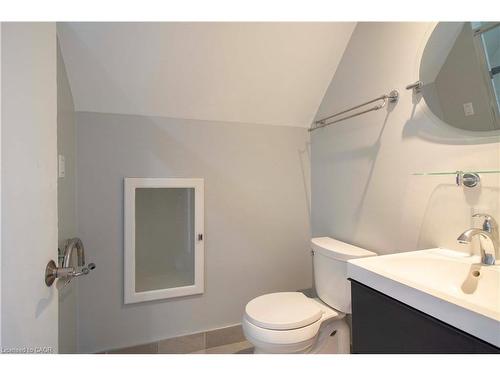 22 Nancy Street, Hamilton, ON - Indoor Photo Showing Bathroom