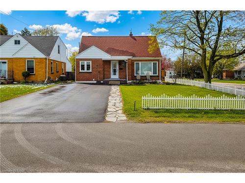 29 Second Street N, Stoney Creek, ON - Outdoor With Facade