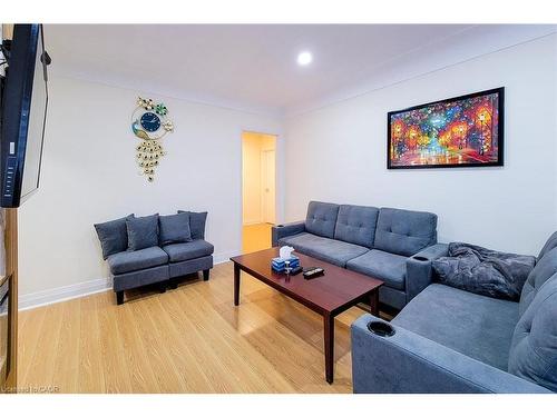 29 Second Street N, Stoney Creek, ON - Indoor Photo Showing Living Room