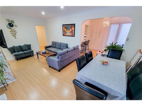 29 Second Street N, Stoney Creek, ON - Indoor Photo Showing Living Room