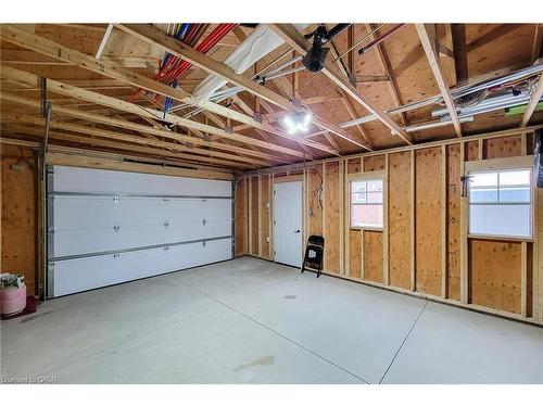 29 Second Street N, Stoney Creek, ON - Indoor Photo Showing Garage
