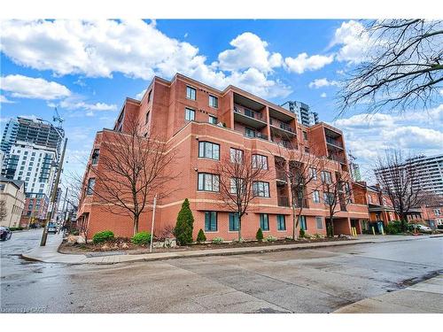 401-47 Caroline Street N Hamilton, ON L8R 2R6