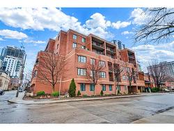 401-47 Caroline Street N Hamilton, ON L8R 2R6