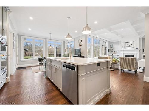 28 Serena Lane, Guelph, ON - Indoor Photo Showing Kitchen With Upgraded Kitchen