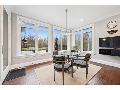 28 Serena Lane, Guelph, ON - Indoor Photo Showing Living Room