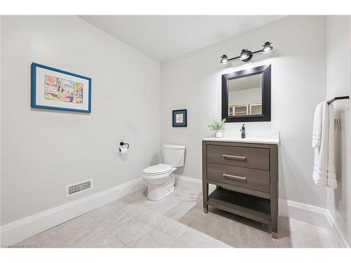 28 Serena Lane, Guelph, ON - Indoor Photo Showing Bathroom
