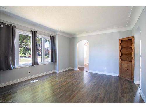 22 Nancy Street, Hamilton, ON - Indoor Photo Showing Other Room