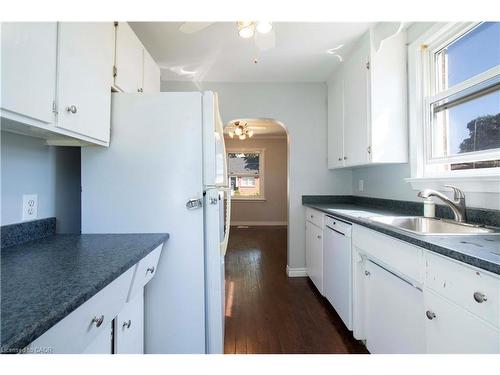 22 Nancy Street, Hamilton, ON - Indoor Photo Showing Kitchen