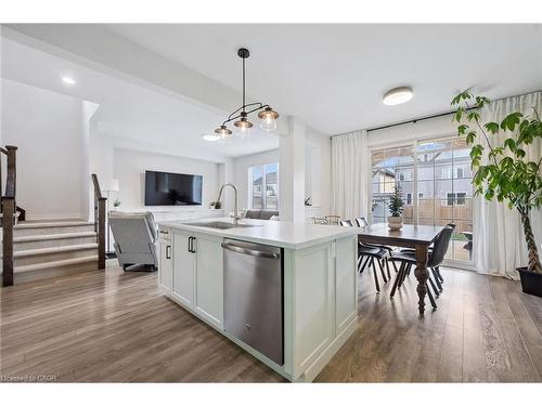 98 Kay Crescent, Fergus, ON - Indoor Photo Showing Other Room