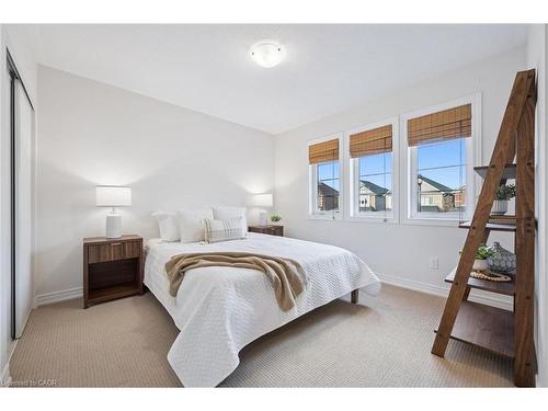 98 Kay Crescent, Fergus, ON - Indoor Photo Showing Bedroom
