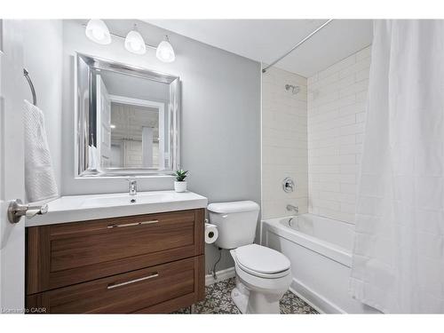 98 Kay Crescent, Fergus, ON - Indoor Photo Showing Bathroom