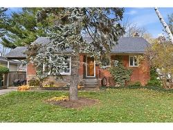 237 Mohawk Road  Oakville, ON L6L 2Z1