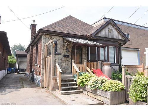 92 Gertrude Street  Hamilton, ON L8L 4C2