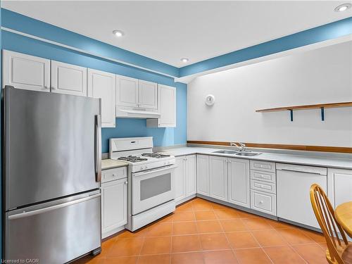 282 Main Street W, Hamilton, ON - Indoor Photo Showing Kitchen With Double Sink