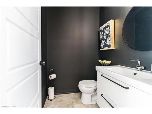 25-405 Plains Road E, Burlington, ON - Indoor Photo Showing Bathroom