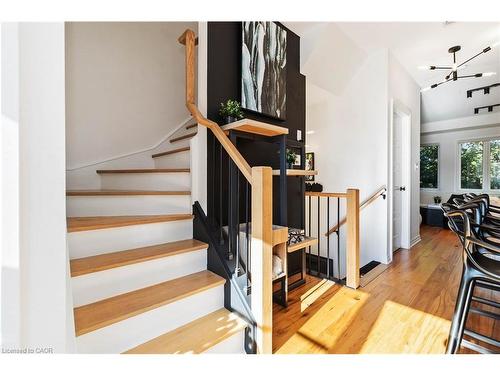 25-405 Plains Road E, Burlington, ON - Indoor Photo Showing Other Room