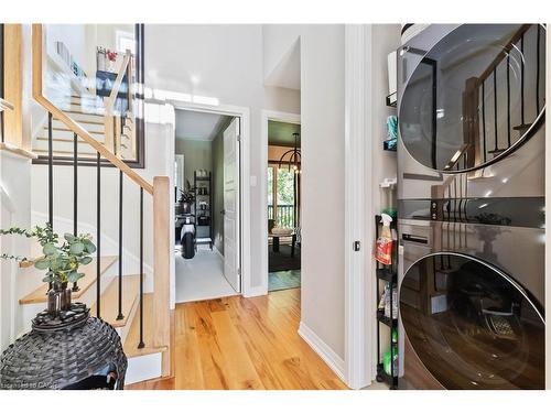 25-405 Plains Road E, Burlington, ON - Indoor Photo Showing Other Room