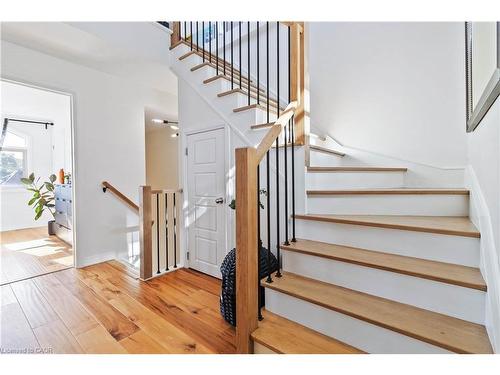 25-405 Plains Road E, Burlington, ON - Indoor Photo Showing Other Room