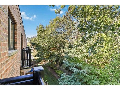 25-405 Plains Road E, Burlington, ON - Outdoor