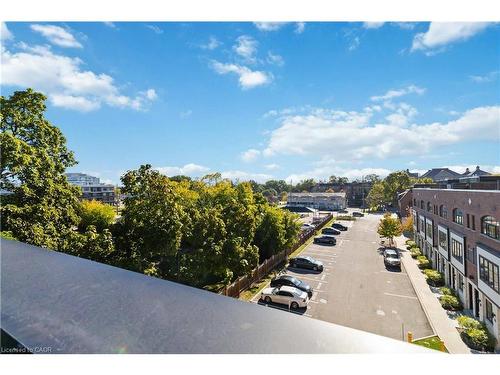 25-405 Plains Road E, Burlington, ON - Outdoor With View