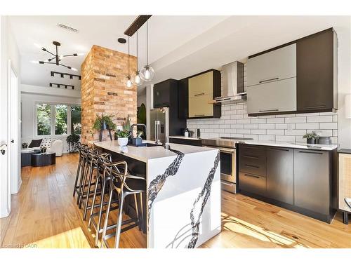 25-405 Plains Road E, Burlington, ON - Indoor