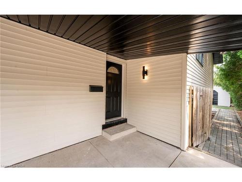 105 Lilacside Drive, Hamilton, ON - Outdoor With Exterior