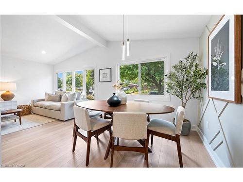 105 Lilacside Drive, Hamilton, ON - Indoor Photo Showing Dining Room