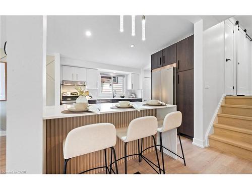 105 Lilacside Drive, Hamilton, ON - Indoor Photo Showing Dining Room