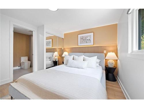 105 Lilacside Drive, Hamilton, ON - Indoor Photo Showing Bedroom