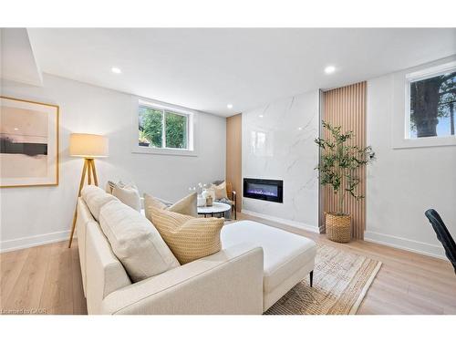 105 Lilacside Drive, Hamilton, ON - Indoor Photo Showing Living Room With Fireplace