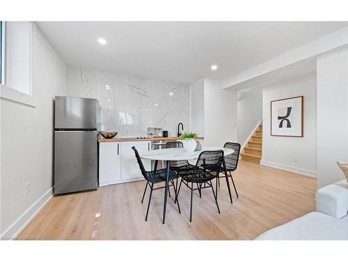 105 Lilacside Drive, Hamilton, ON - Indoor Photo Showing Dining Room