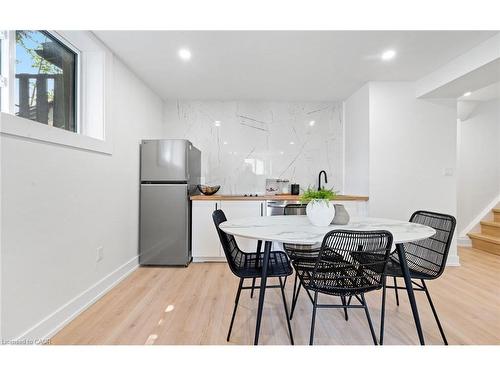 105 Lilacside Drive, Hamilton, ON - Indoor Photo Showing Dining Room