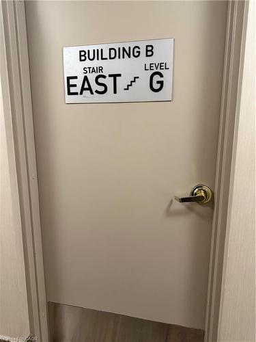 104-4889 Kimbermount Avenue, Mississauga, ON - Indoor