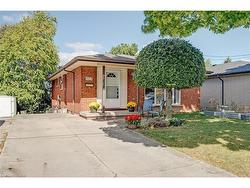 177 Lavina Crescent  Hamilton, ON L9C 5S8