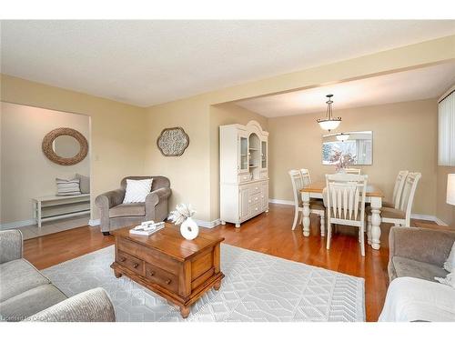 177 Lavina Crescent, Hamilton, ON - Indoor Photo Showing Living Room
