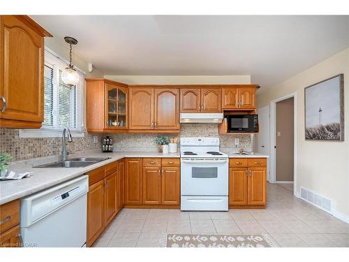 177 Lavina Crescent, Hamilton, ON - Indoor Photo Showing Kitchen With Double Sink