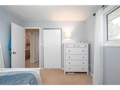 177 Lavina Crescent, Hamilton, ON - Indoor Photo Showing Bedroom