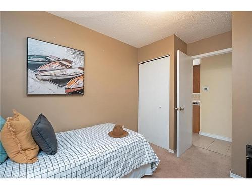 177 Lavina Crescent, Hamilton, ON - Indoor Photo Showing Bedroom